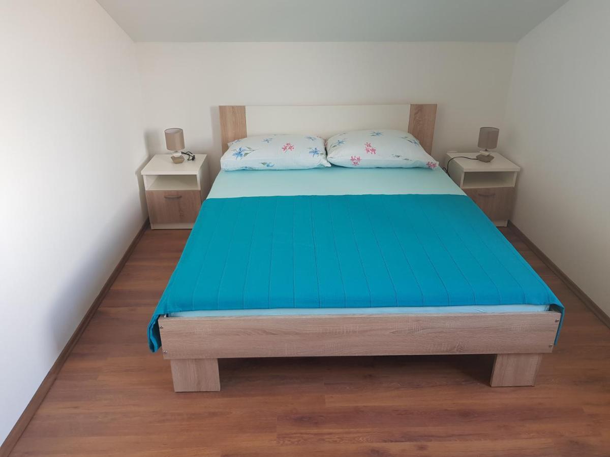 Apartman Ravlic Malinska Ngoại thất bức ảnh