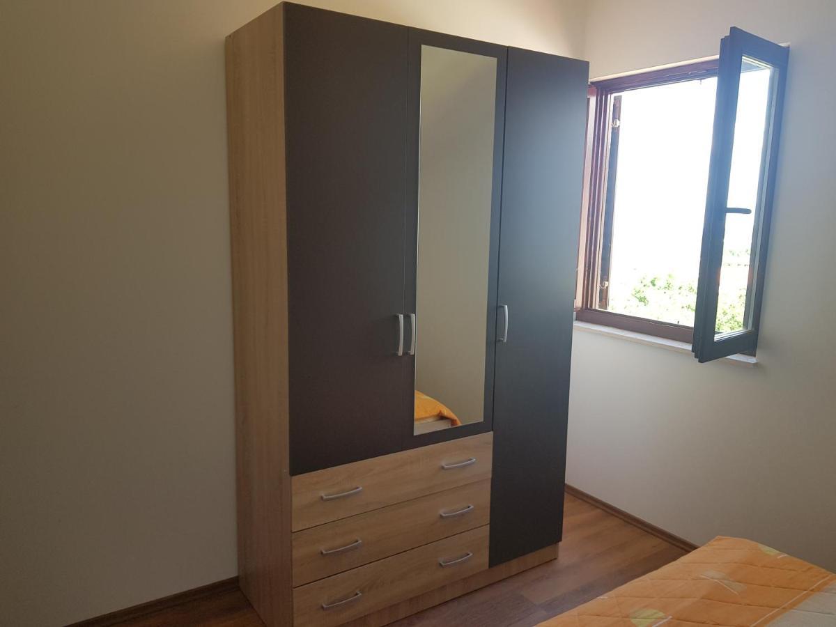 Apartman Ravlic Malinska Ngoại thất bức ảnh